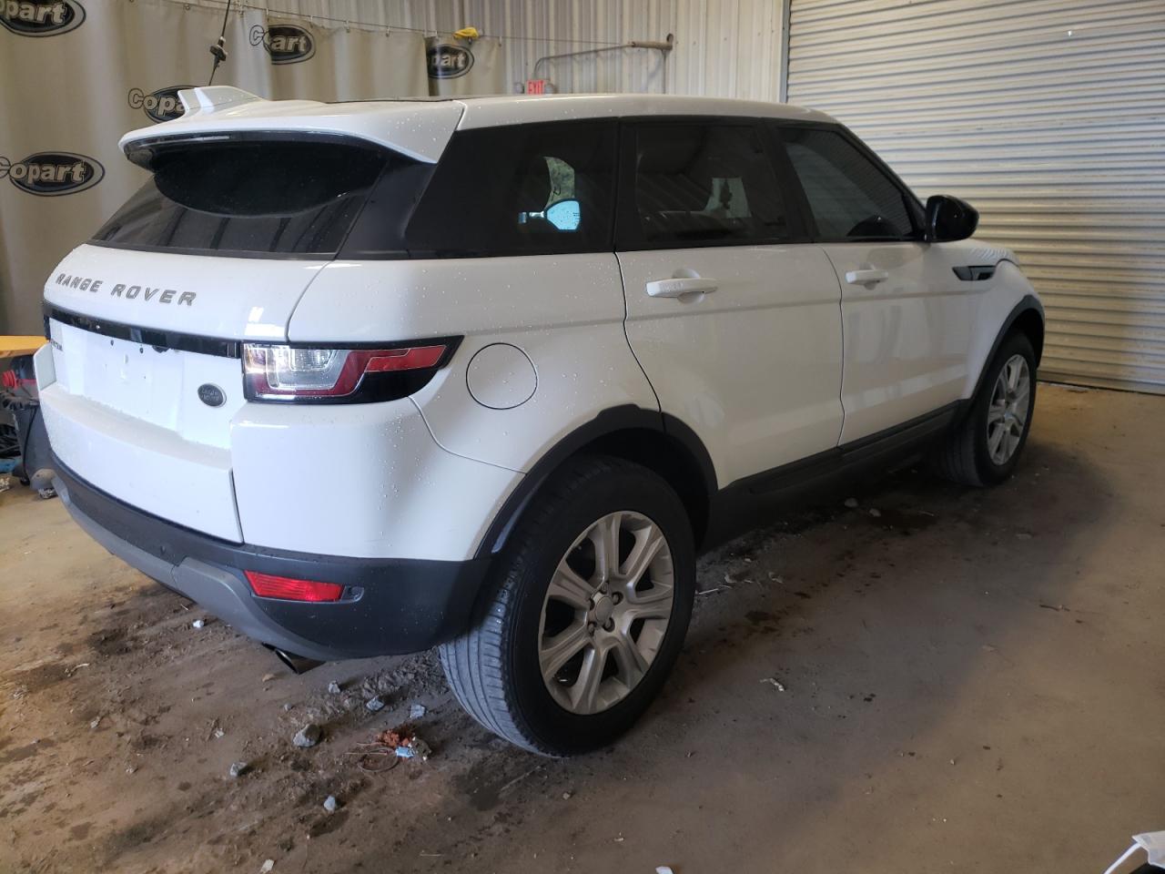 Photo 4 from auction – 2017 LAND ROVER RANGE ROVE with VIN SALVP2BG0HH198978
