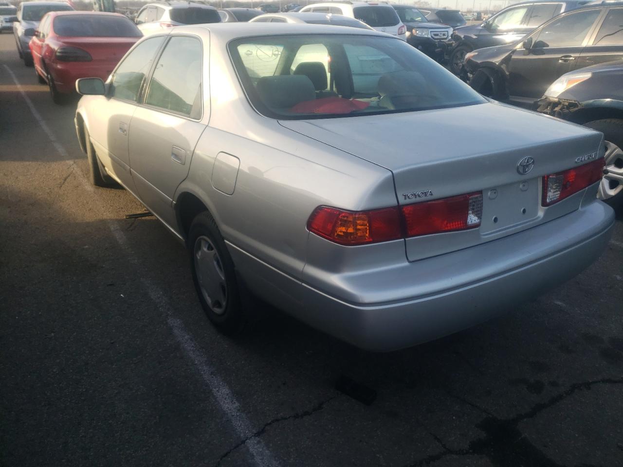 Photo 3 from auction – 2000 TOYOTA CAMRY CE with VIN 4T1BG22K4YU707830
