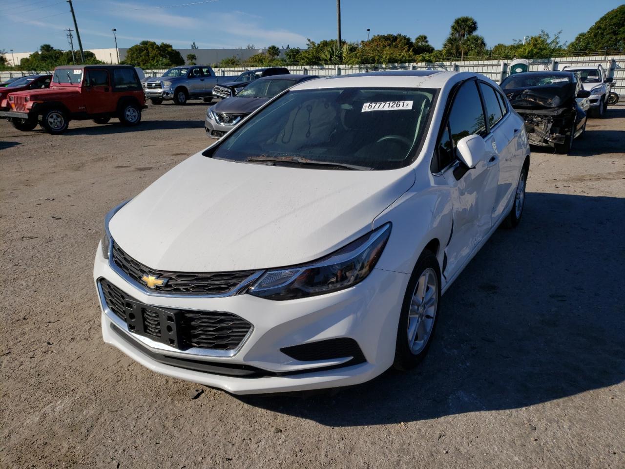 Photo 2 from auction – 2017 CHEVROLET CRUZE LT with VIN 3G1BE6SM3HS515469