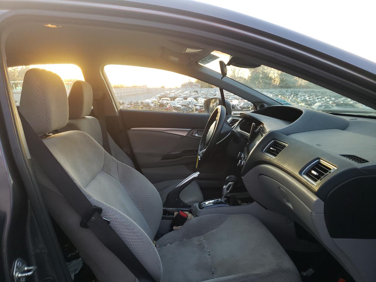 Photo 5 from auction – 2015 HONDA CIVIC HYBR with VIN 19XFB4F20FE001394