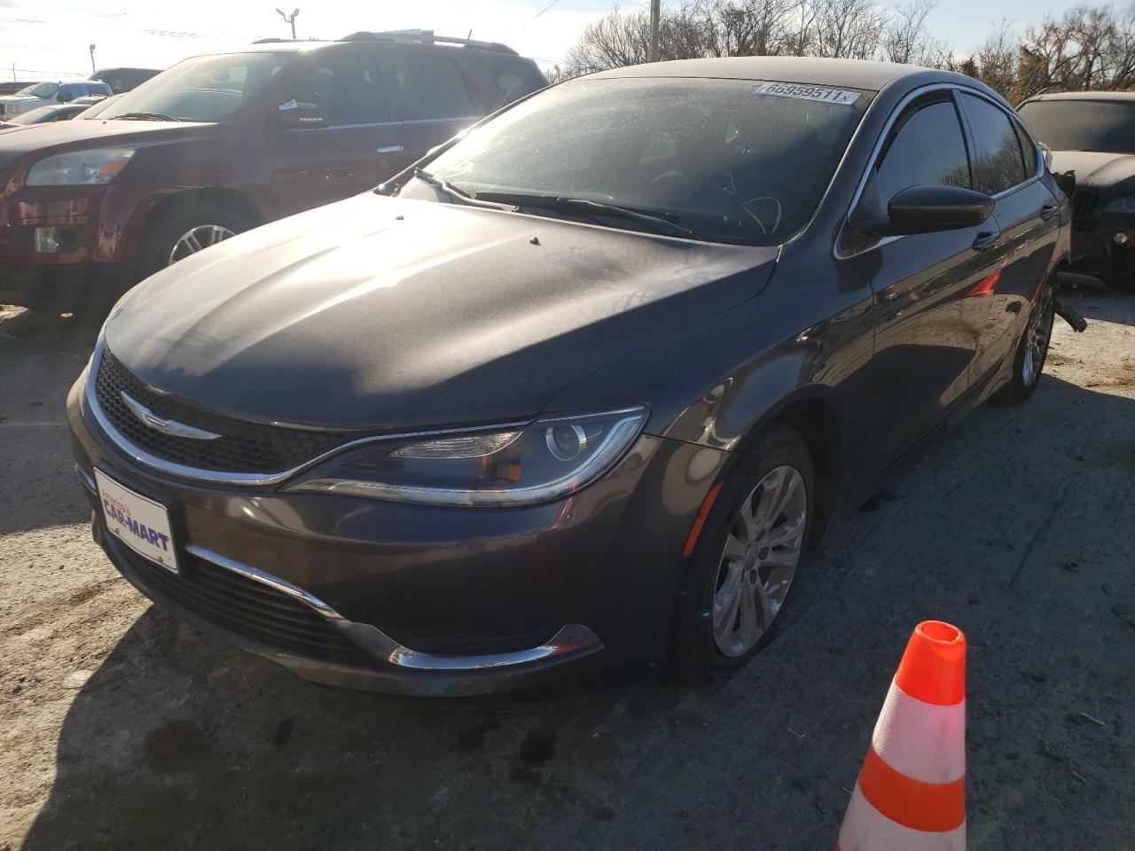 Photo 2 from auction – 2015 CHRYSLER 200 LIMITE with VIN 1C3CCCABXFN599219