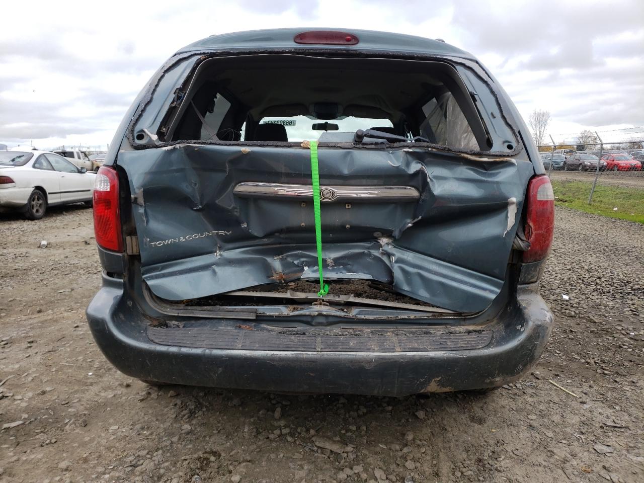 Photo 9 from auction – 2005 CHRYSLER TOWN & COU with VIN 1C4GP45R15B175281