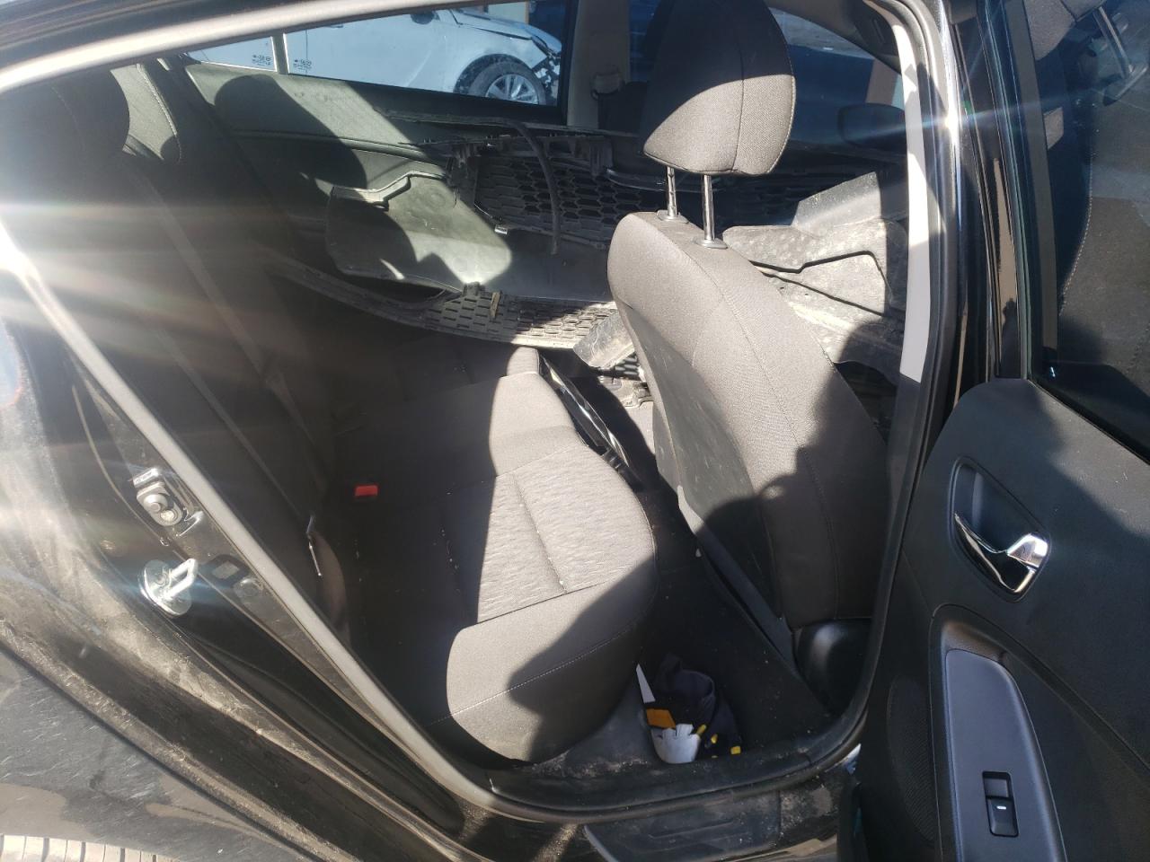 Photo 6 from auction – 2016 KIA FORTE LX with VIN KNAFK4A66G5602684