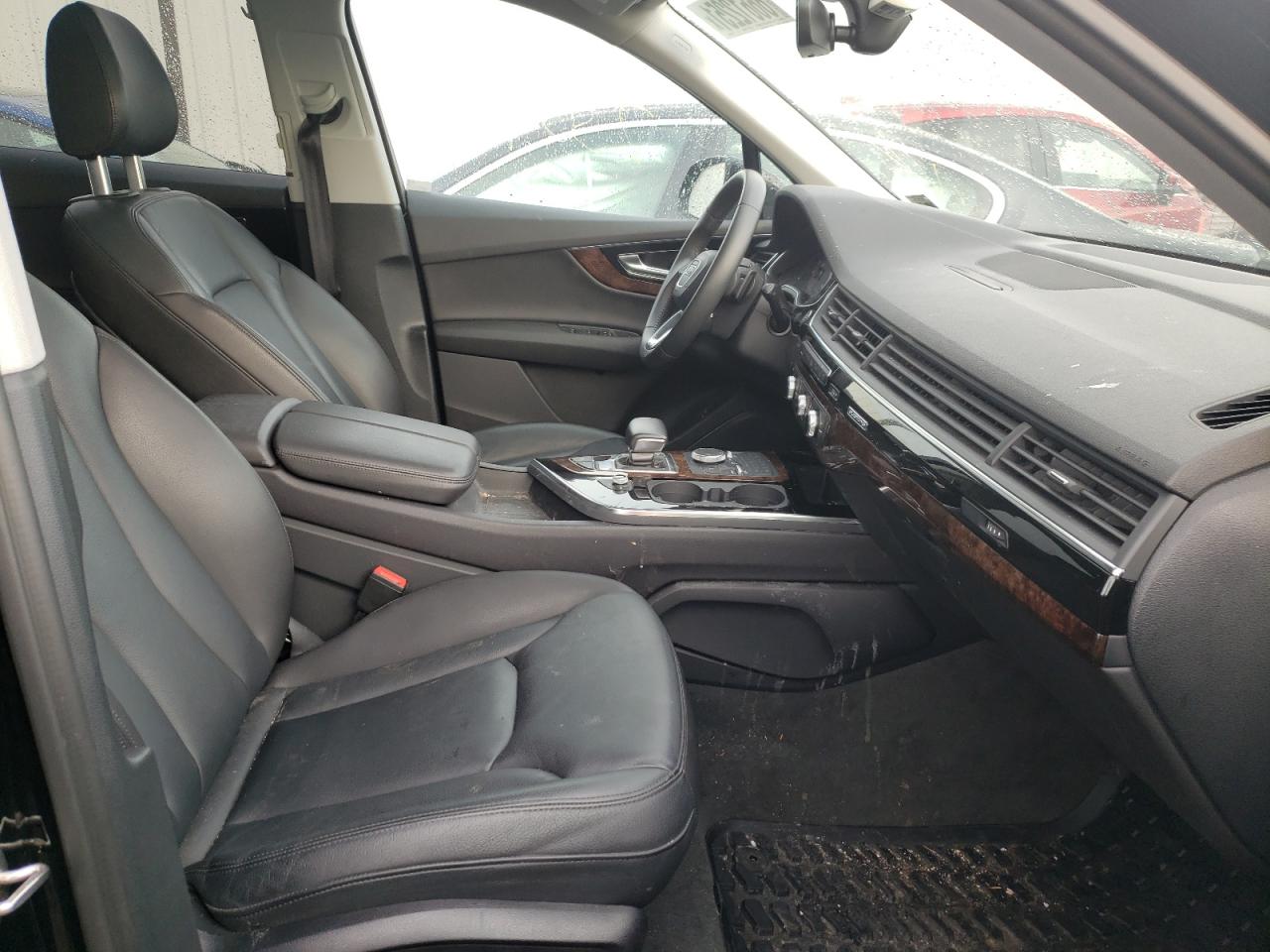 Photo 5 from auction – 2018 AUDI Q7 PREMIUM with VIN WA1AAAF73JD037415