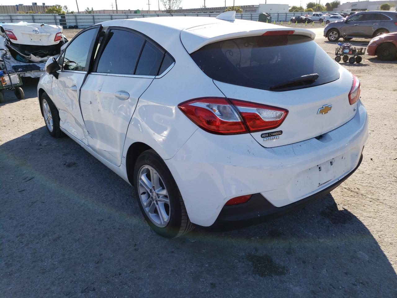 Photo 3 from auction – 2017 CHEVROLET CRUZE LT with VIN 3G1BE6SM3HS515469