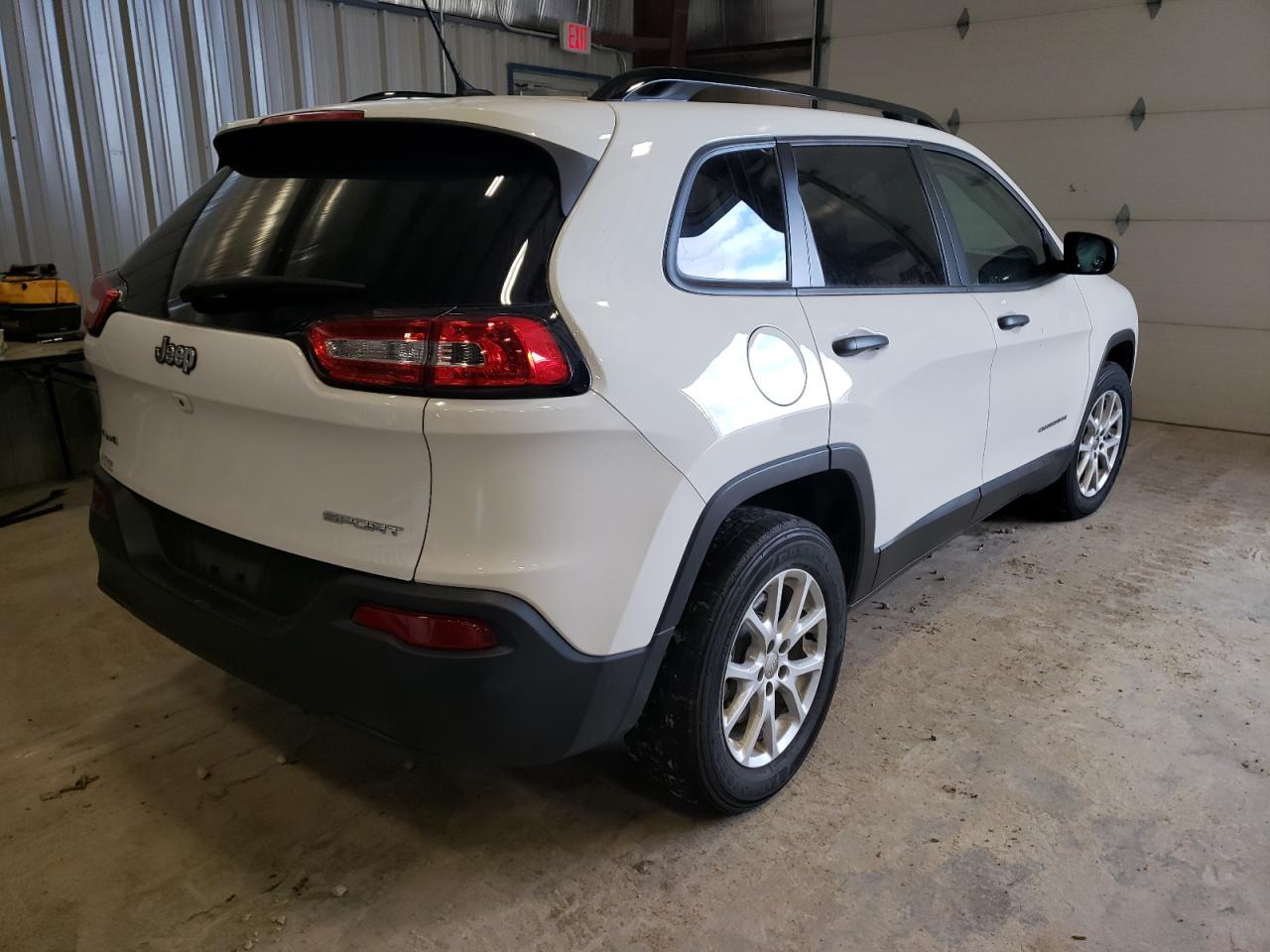Photo 4 from auction – 2017 JEEP CHEROKEE S with VIN 1C4PJMAB3HW564348
