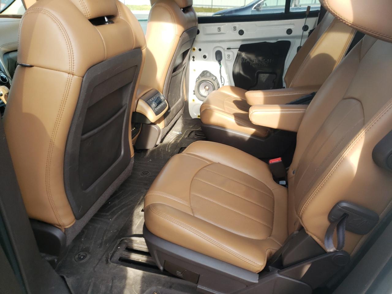 Photo 6 from auction – 2015 BUICK ENCLAVE with VIN 5GAKVCKD2FJ109558