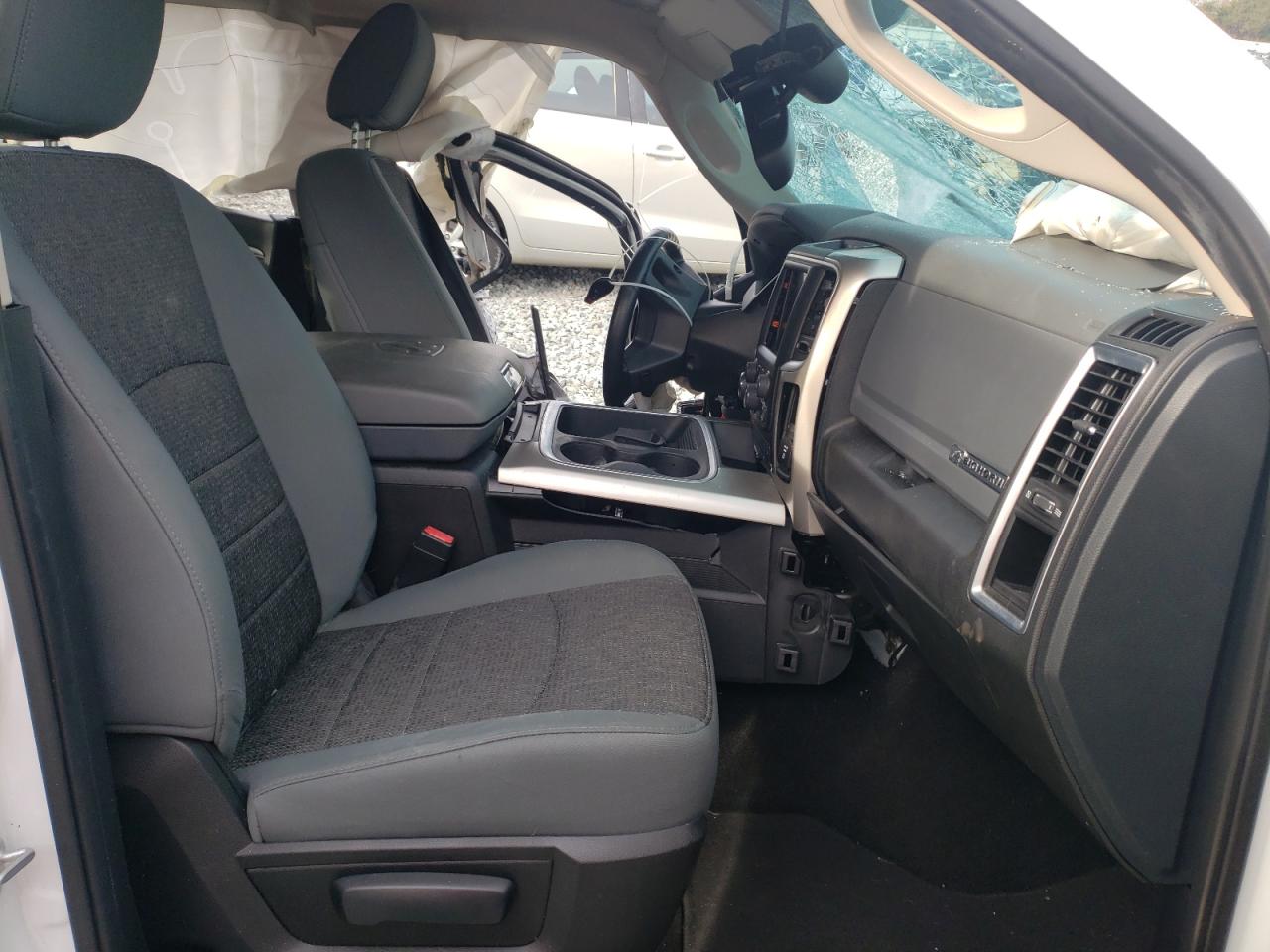 Photo 5 from auction – 2016 RAM 1500 SLT with VIN 1C6RR7LM8GS116069