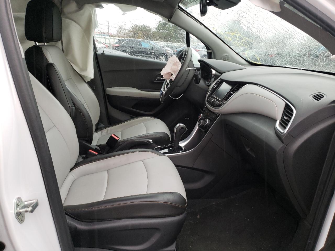 Photo 5 from auction – 2017 CHEVROLET TRAX PREMI with VIN 3GNCJMSB4HL234972