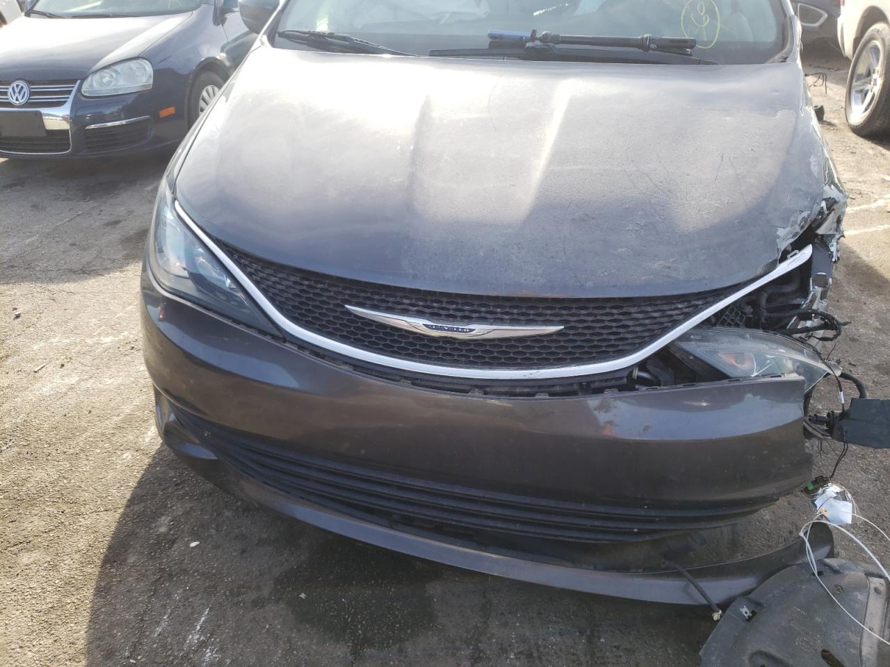 Photo 7 from auction – 2017 CHRYSLER PACIFICA T with VIN 2C4RC1DG7HR502534