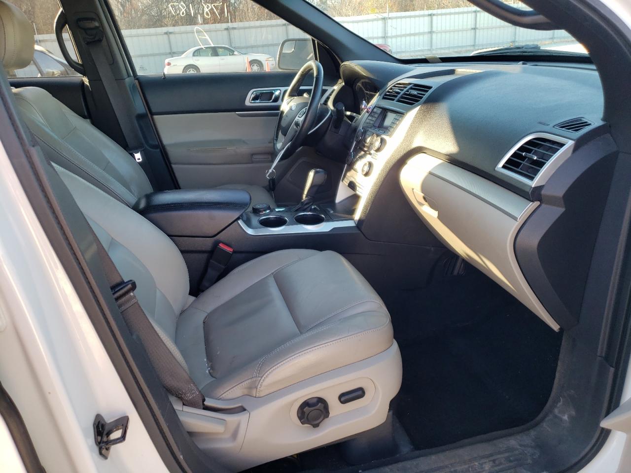 Photo 5 from auction – 2012 FORD EXPLORER X with VIN 1FMHK8D84CGA70491