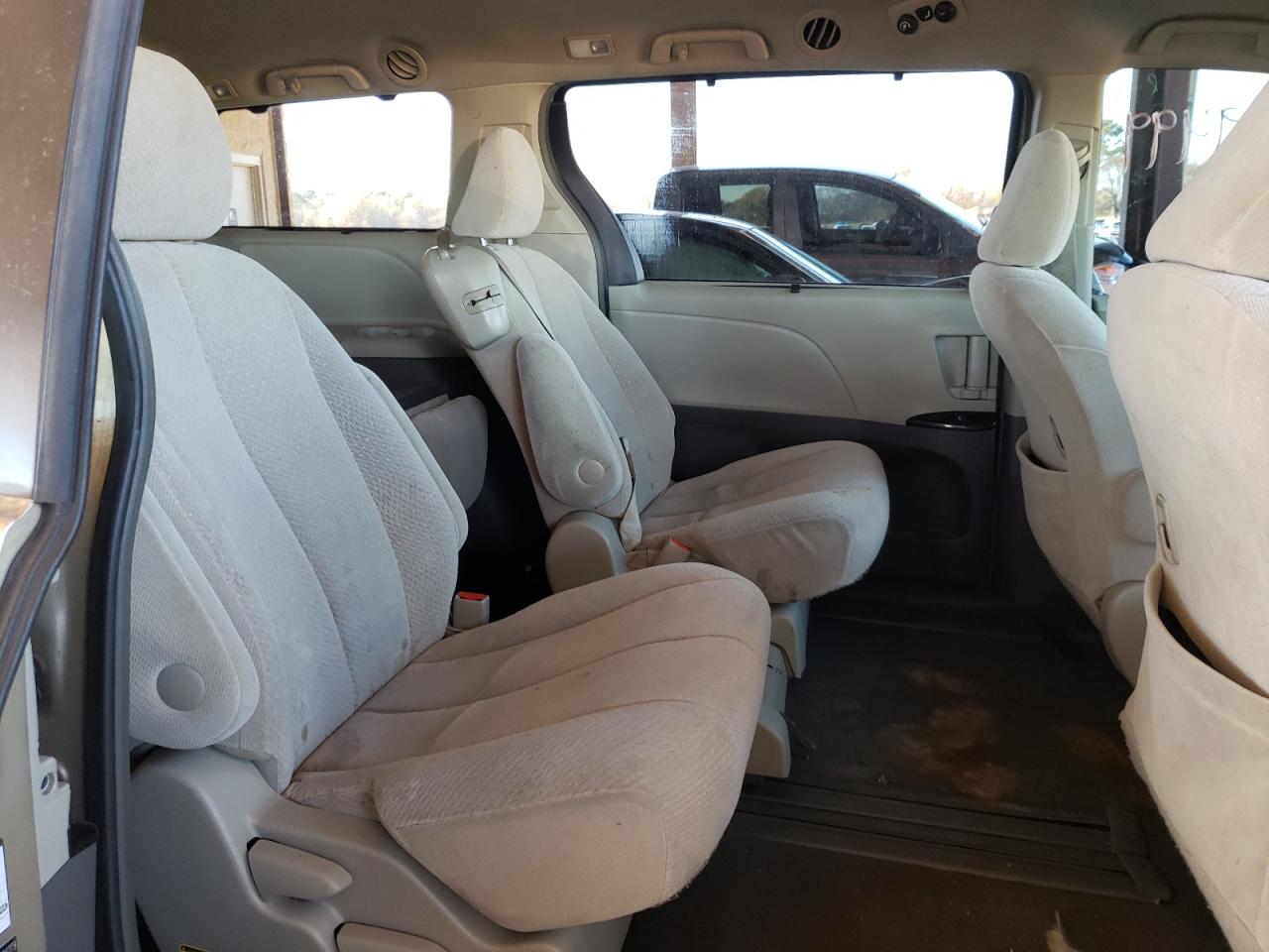 Photo 6 from auction – 2011 TOYOTA SIENNA LE with VIN 5TDKK3DC9BS004279