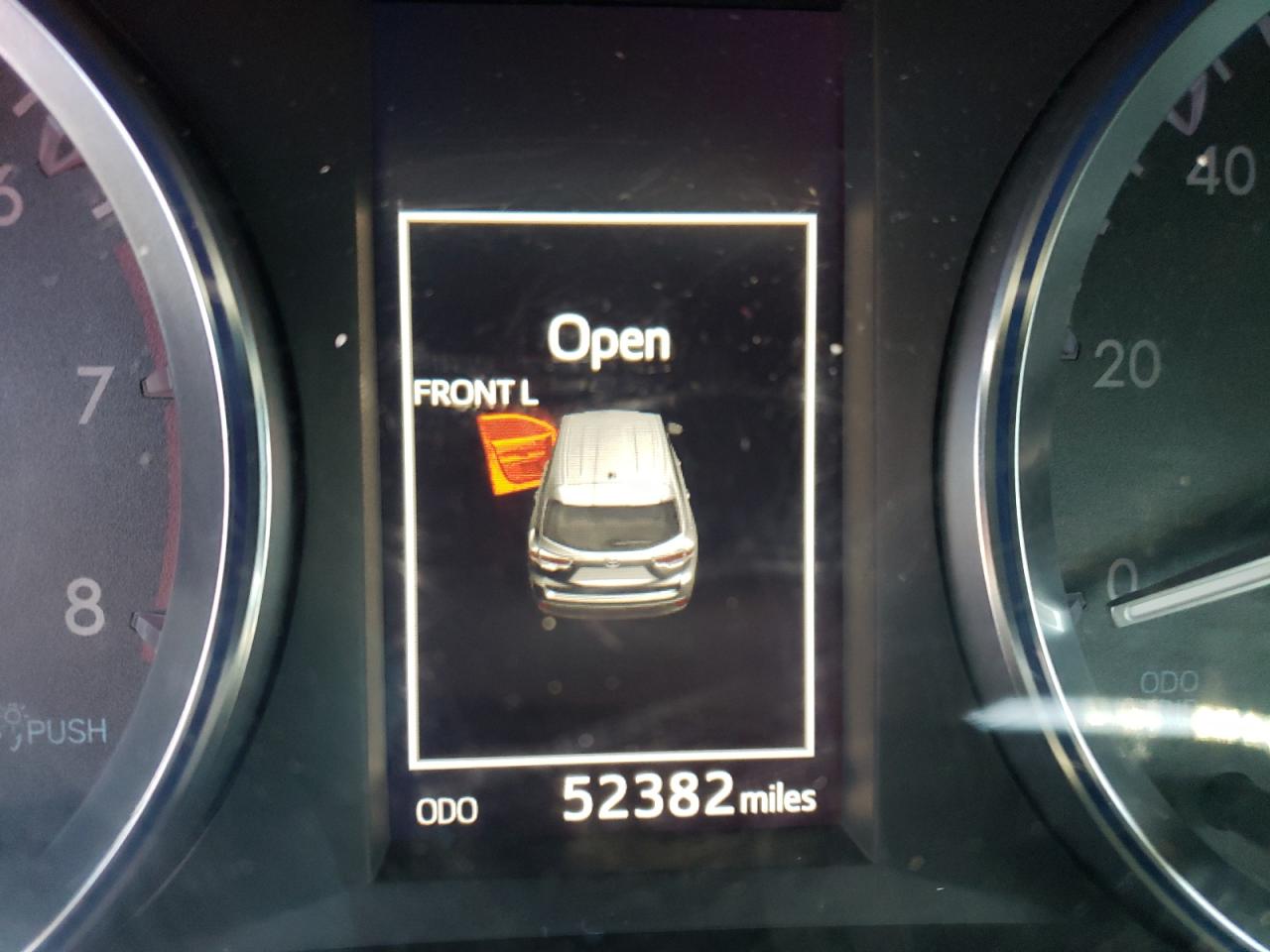 Photo 8 from auction – 2014 TOYOTA HIGHLANDER with VIN 5TDJKRFH2ES037331