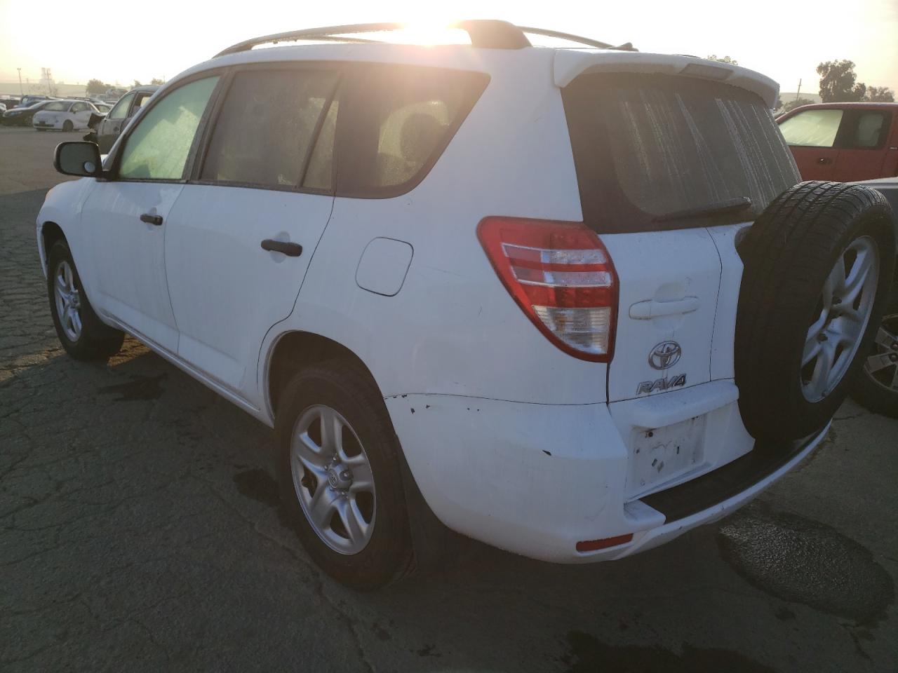 Photo 3 from auction – 2011 TOYOTA RAV4 with VIN JTMZF4DV1B5037969