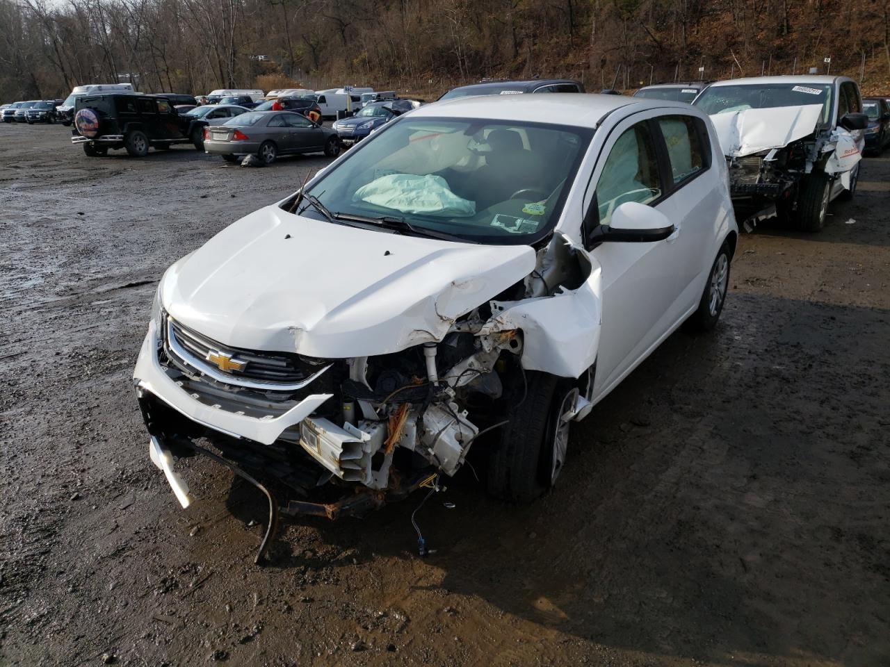Photo 2 from auction – 2017 CHEVROLET SONIC with VIN 1G1JG6SG1H4152685