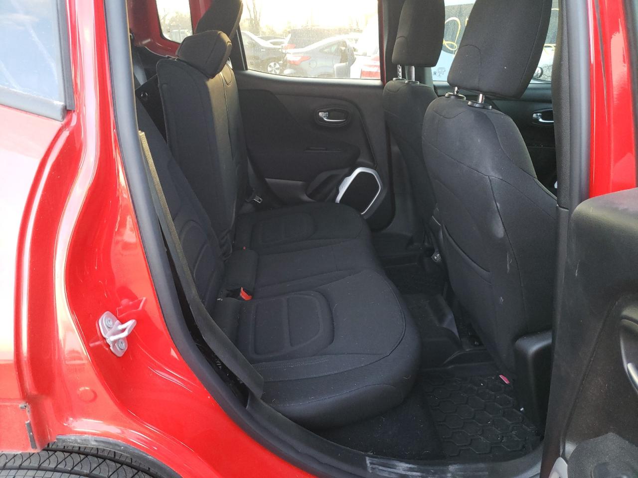 Photo 6 from auction – 2018 JEEP RENEGADE L with VIN ZACCJBBB4JPH11782