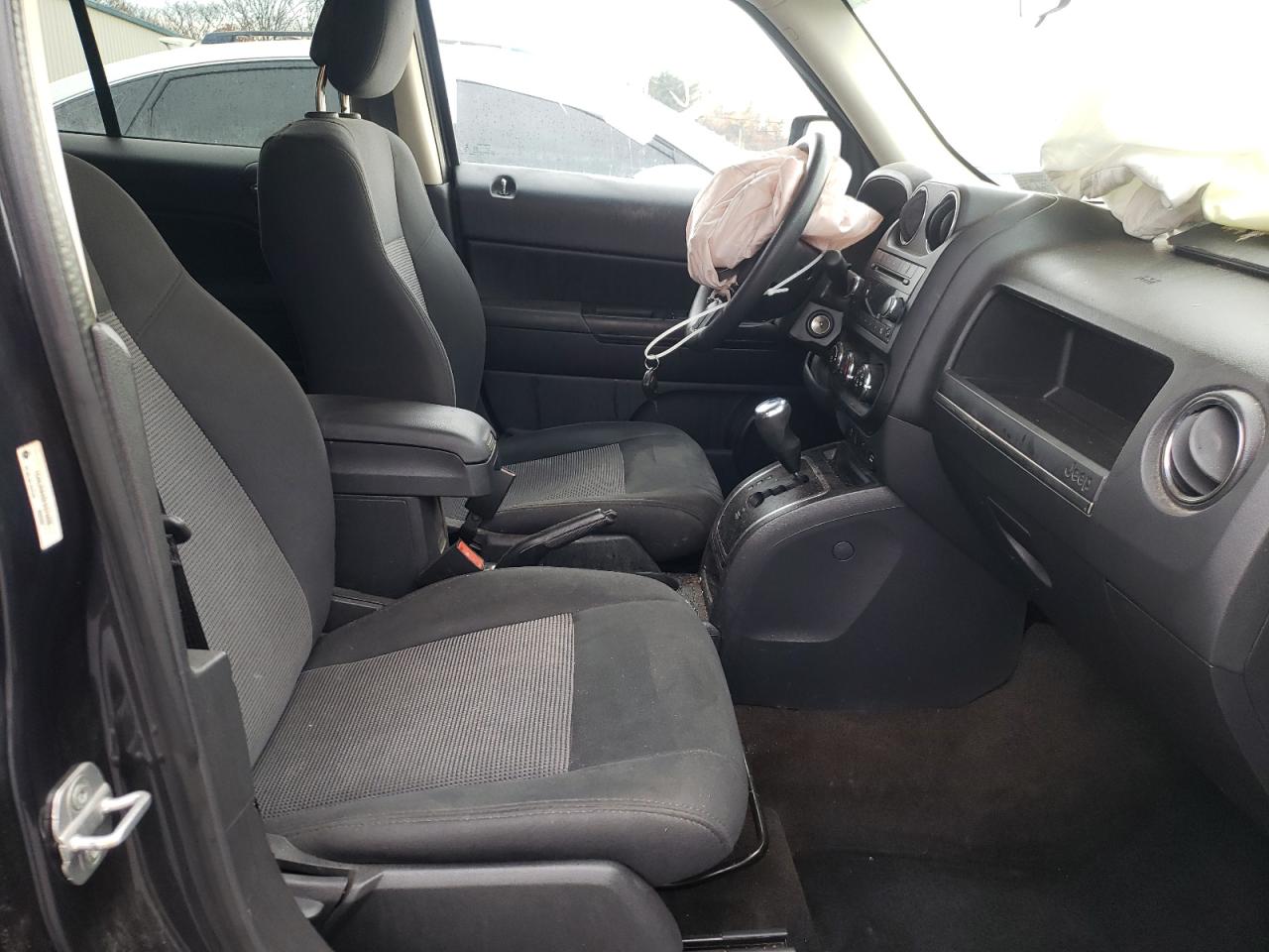 Photo 5 from auction – 2014 JEEP PATRIOT with VIN 1C4NJRBB0ED574426