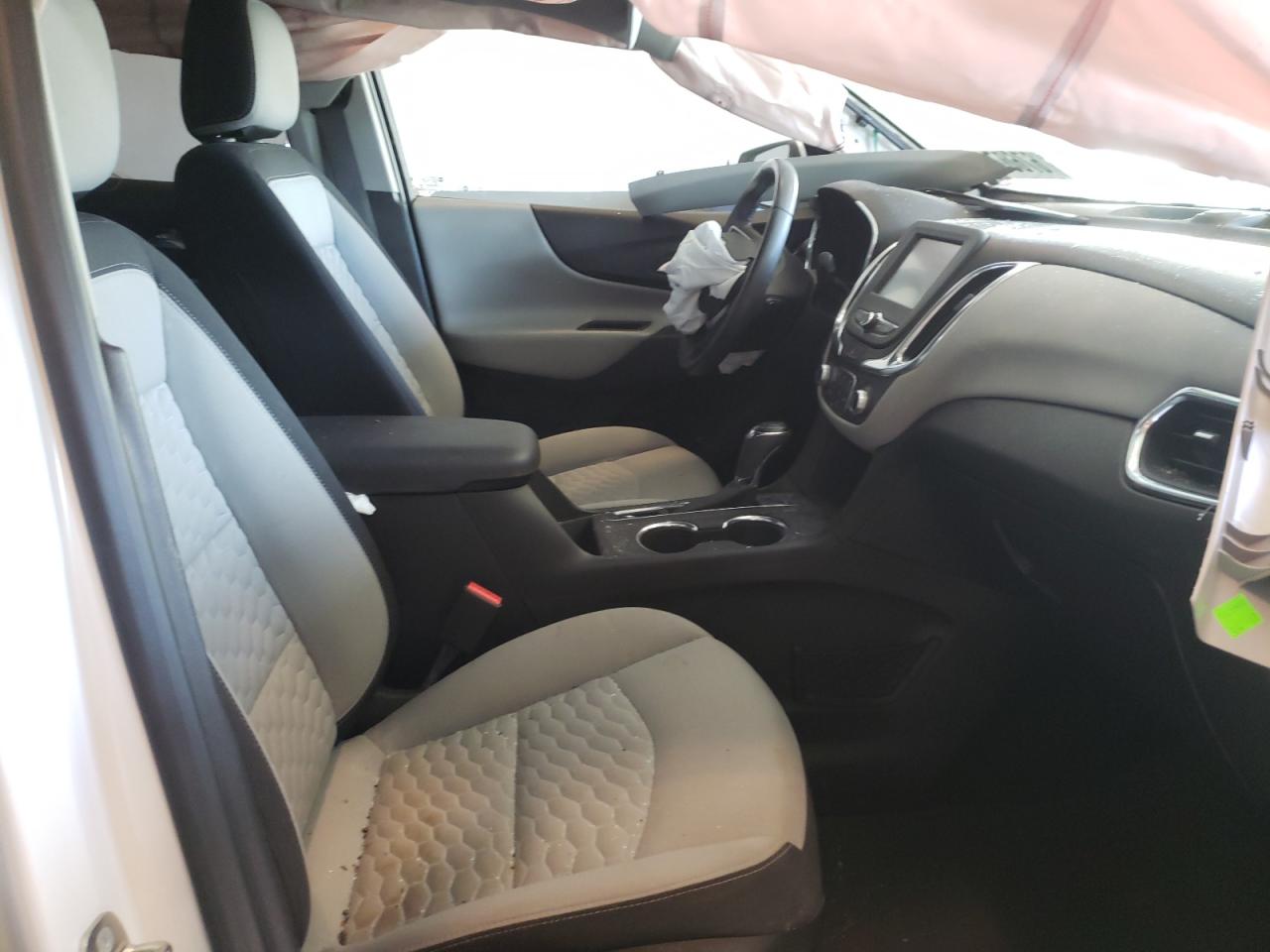 Photo 5 from auction – 2018 CHEVROLET EQUINOX LT with VIN 2GNAXJEV2J6232898