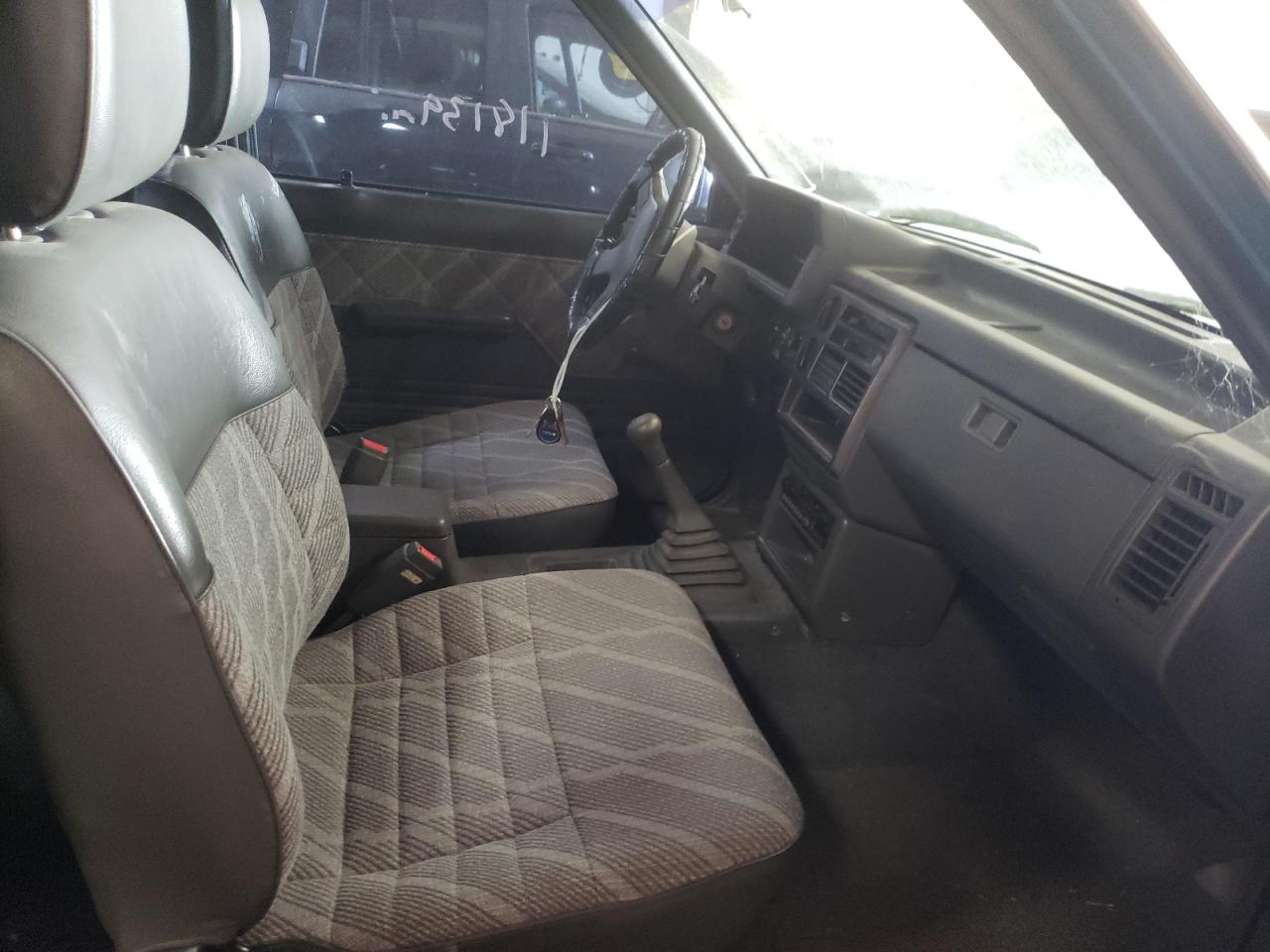 Photo 5 from auction – 1993 MAZDA B2600 CAB with VIN JM2UF314XP0376343