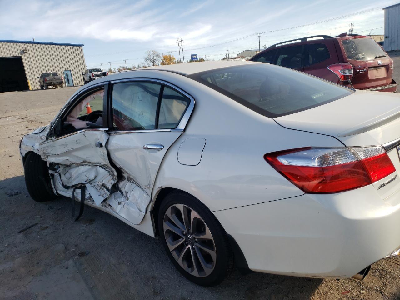 Photo 9 from auction – 2015 HONDA ACCORD SPO with VIN 1HGCR2F52FA217359