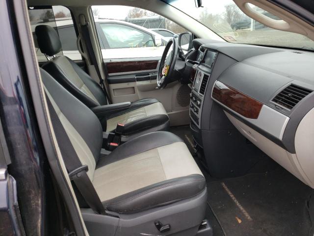 Photo 5 from auction – 2010 CHRYSLER TOWN & COU with VIN 2A4RR8D18AR320344