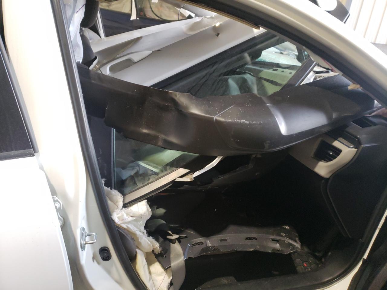 Photo 5 from auction – 2015 TOYOTA COROLLA L with VIN 2T1BURHE1FC412444