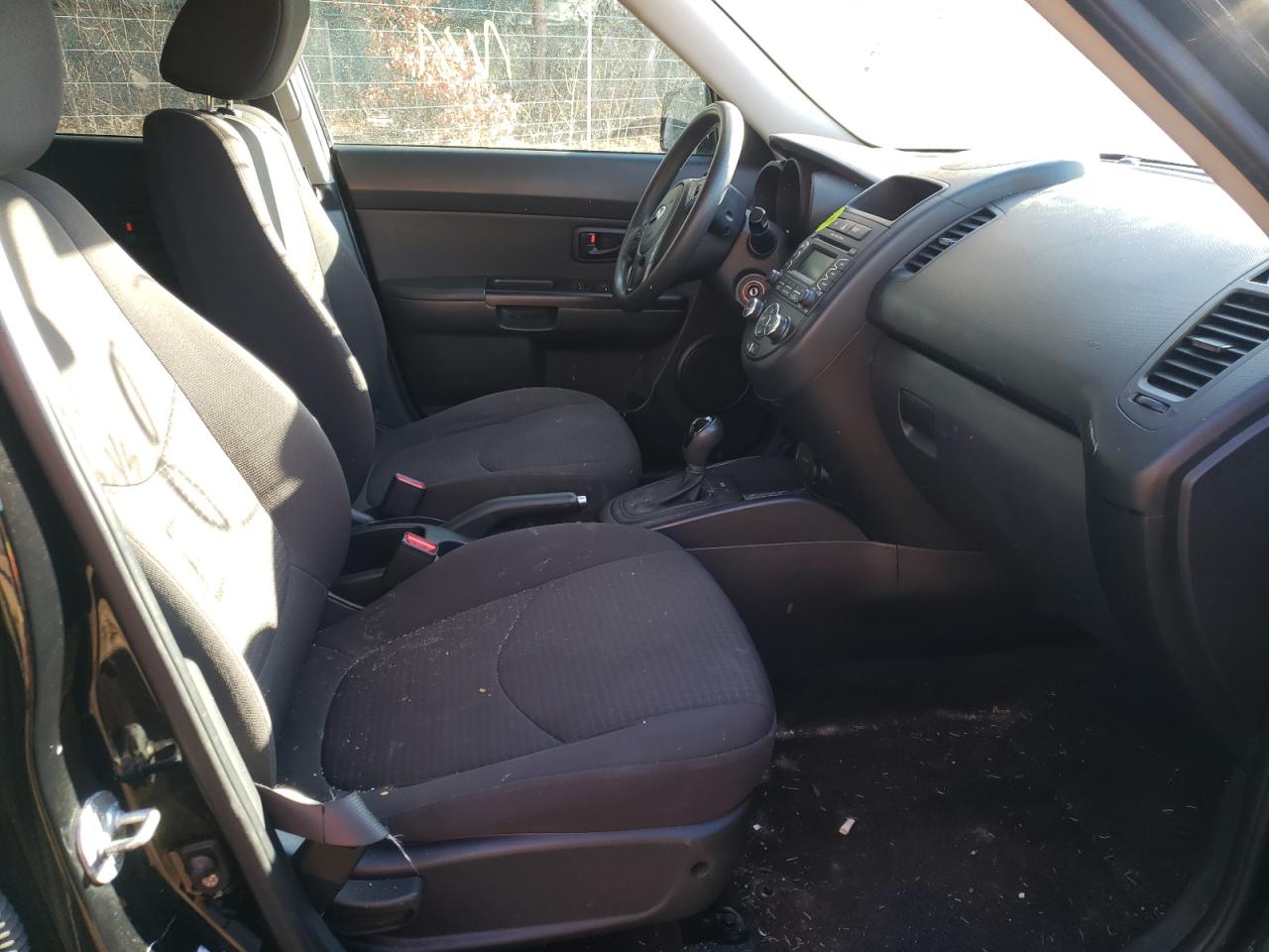 Photo 5 from auction – 2013 KIA SOUL with VIN KNDJT2A56D7506284