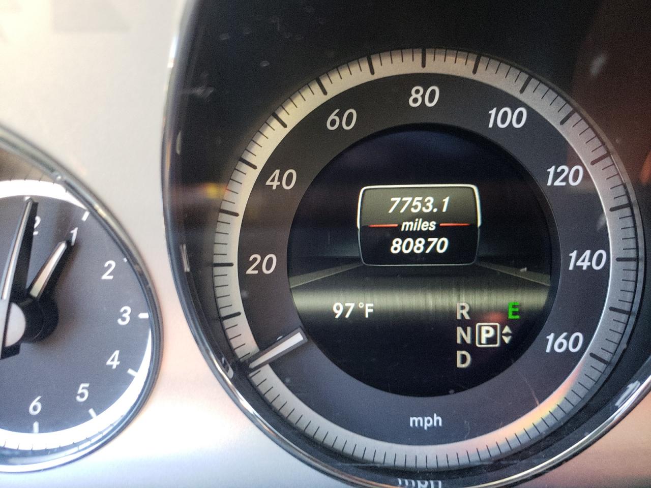 Photo 8 from auction – 2013 MERCEDES-BENZ E 350 with VIN WDDHF5KB3DA729693
