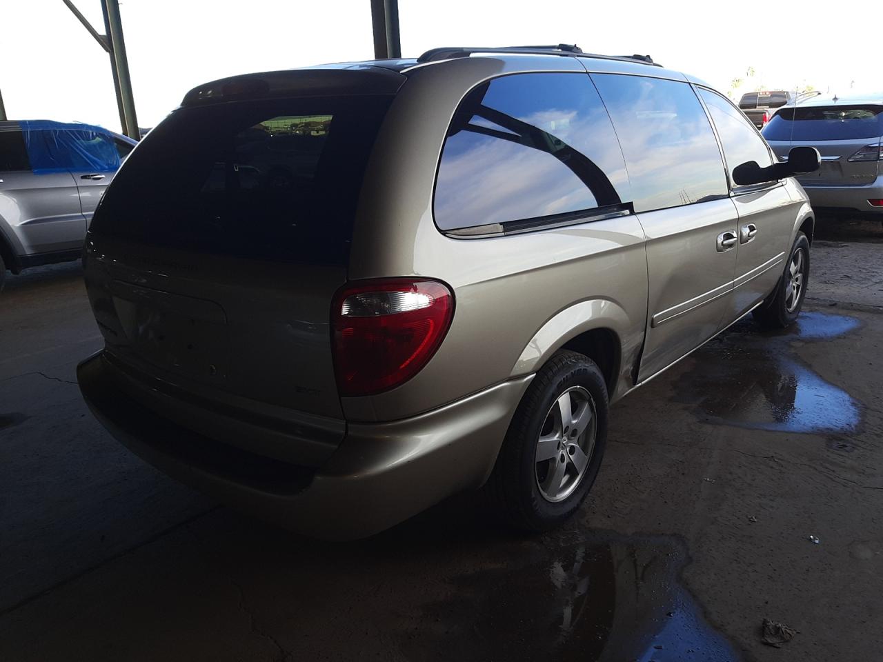 Photo 4 from auction – 2007 DODGE GRAND CARA with VIN 2D8GP44L77R318981