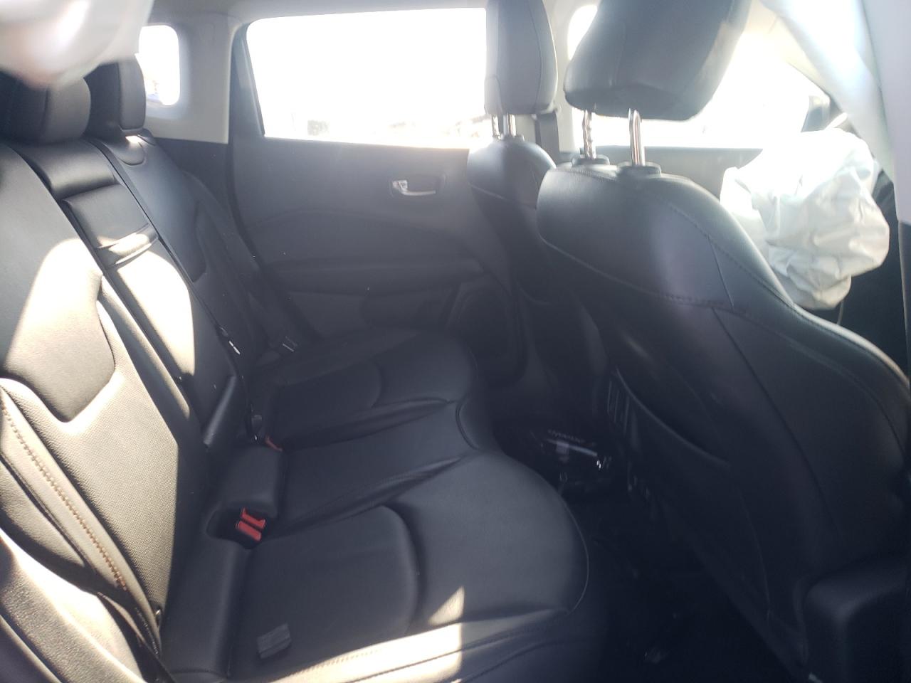 Photo 6 from auction – 2019 JEEP COMPASS LI with VIN 3C4NJDCB0KT828613
