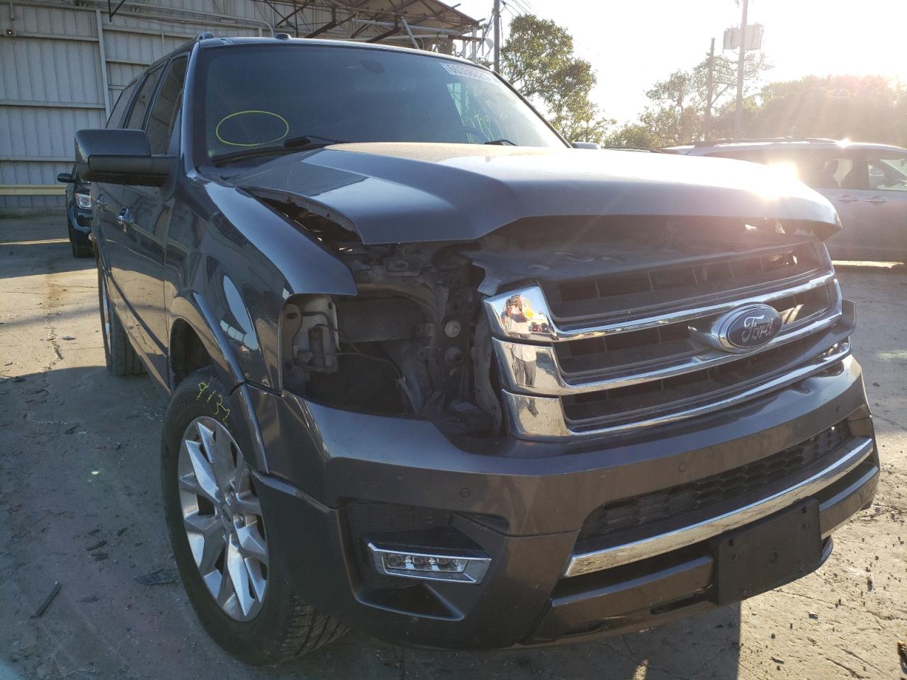 FORD EXPEDITION 2015 with VIN 1FMJU1KT7FEF08642 - Photo from auction