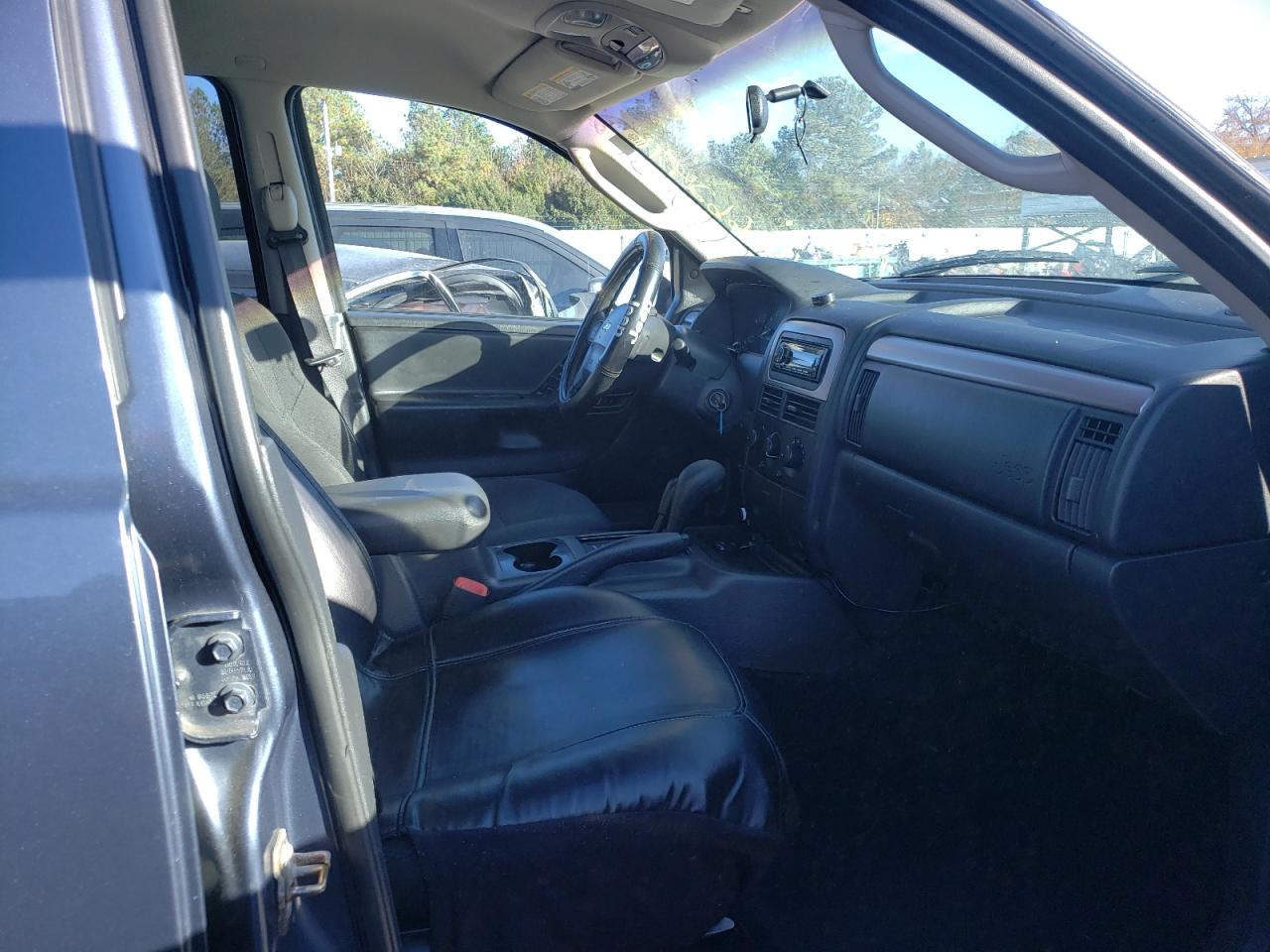 Photo 5 from auction – 2002 JEEP GRAND CHER with VIN 1J8GW48S92C273331