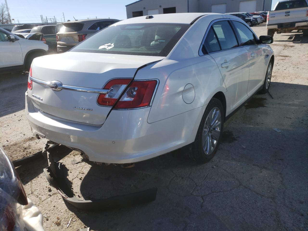 Photo 4 from auction – 2011 FORD TAURUS LIM with VIN 1FAHP2FWXBG129367