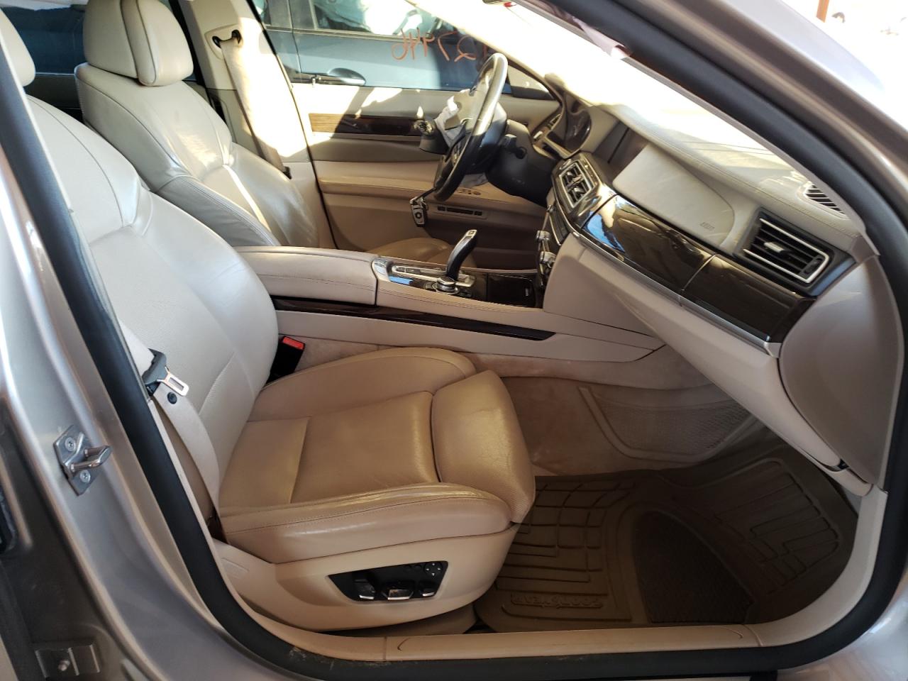 Photo 5 from auction – 2010 BMW 750 LI with VIN WBAKB8C56ACY63570