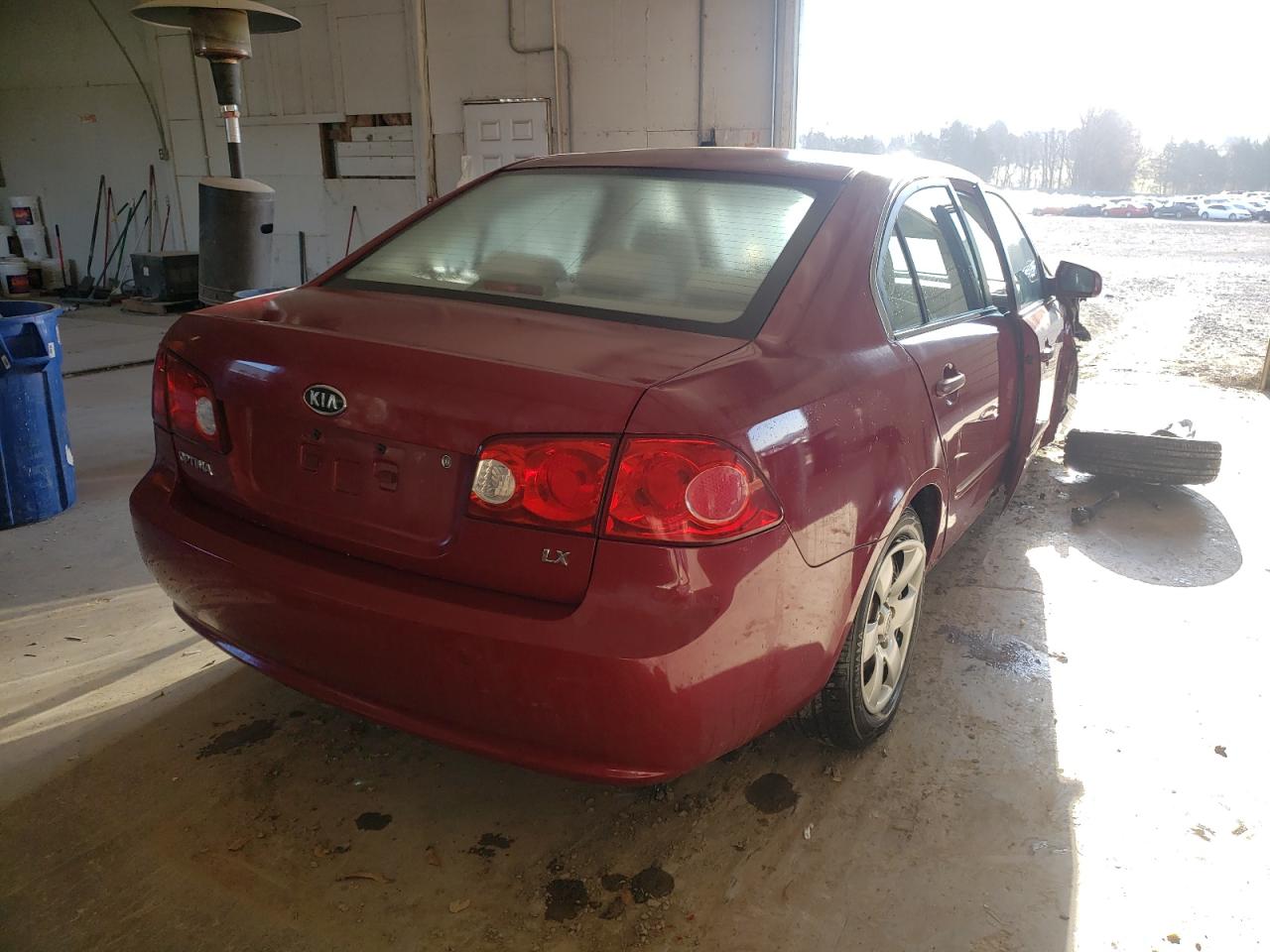 Photo 4 from auction – 2006 KIA OPTIMA LX with VIN KNAGE123165054588