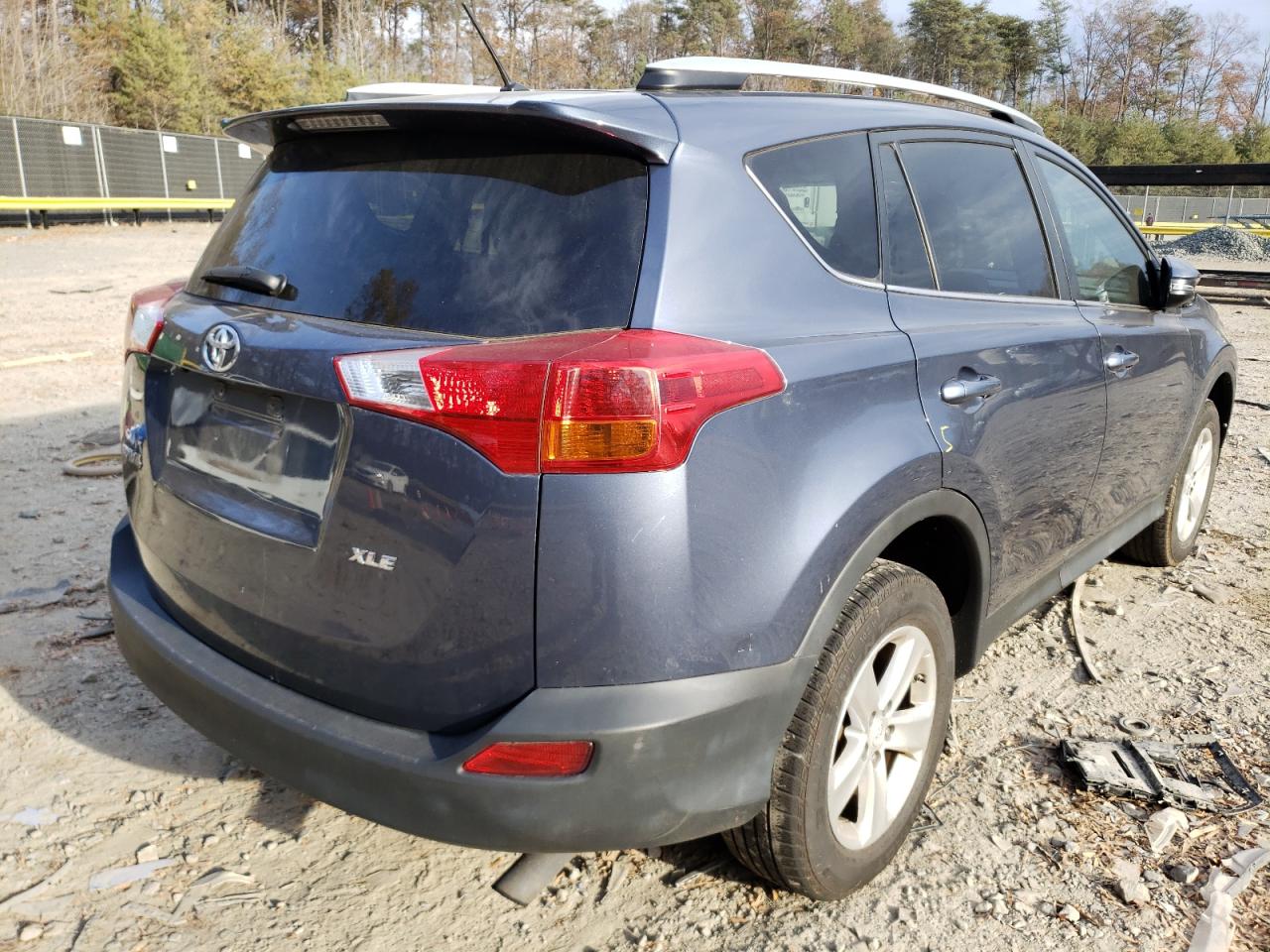 Photo 4 from auction – 2013 TOYOTA RAV4 XLE with VIN 2T3WFREV0DW010904