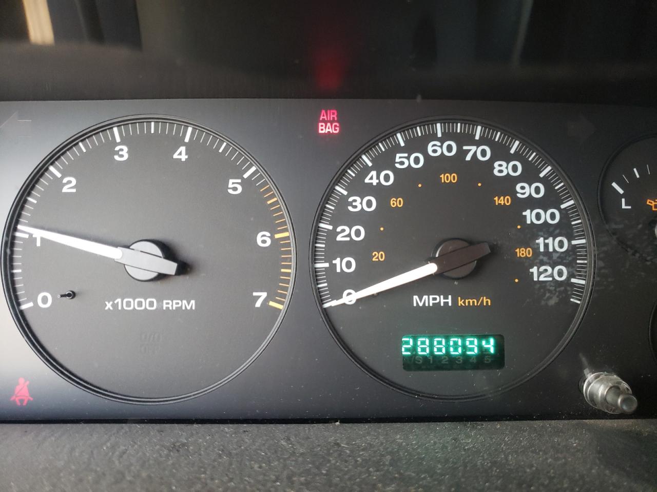 Photo 8 from auction – 2004 JEEP GRAND CHER with VIN 1J4GX48S84C117797