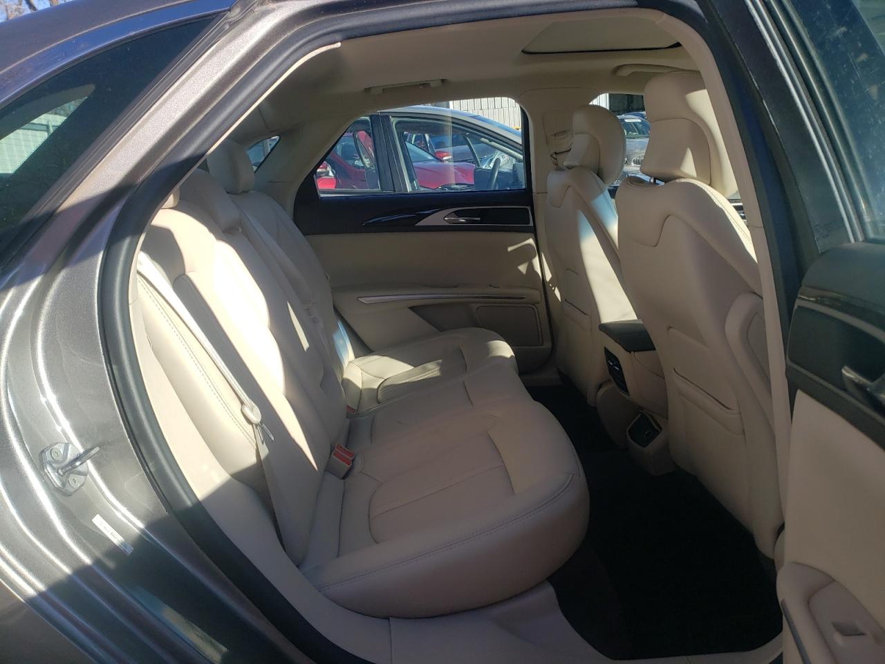 Photo 6 from auction – 2016 LINCOLN MKZ with VIN 3LN6L2JKXGR628196