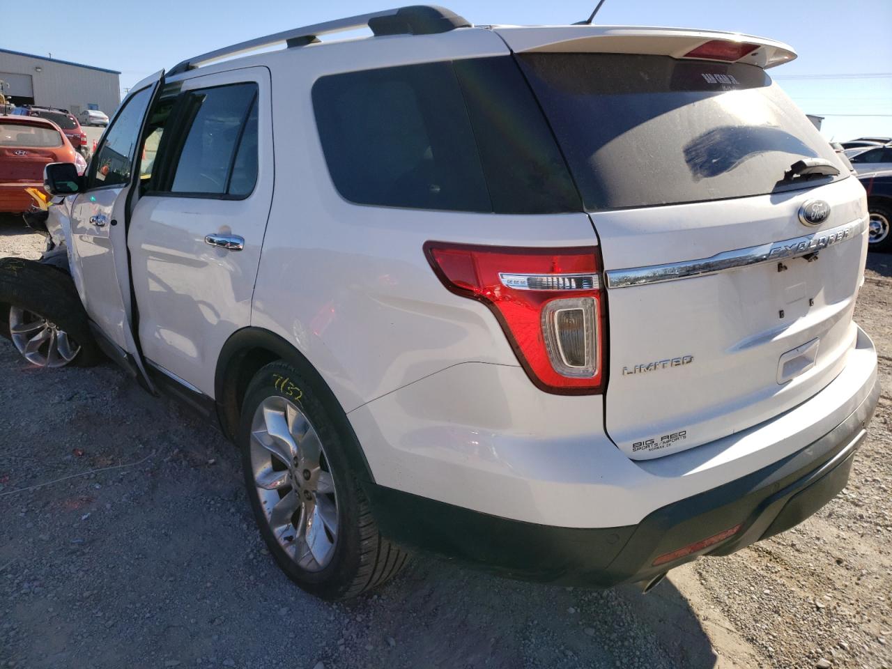 Photo 3 from auction – 2013 FORD EXPLORER L with VIN 1FM5K7F84DGB52846