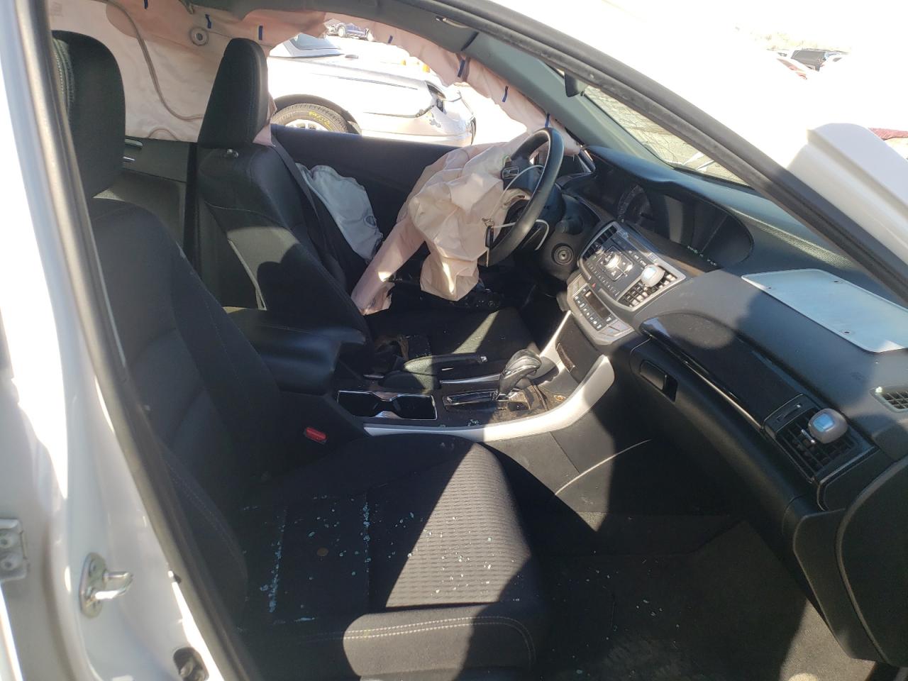 Photo 5 from auction – 2015 HONDA ACCORD SPO with VIN 1HGCR2F52FA217359