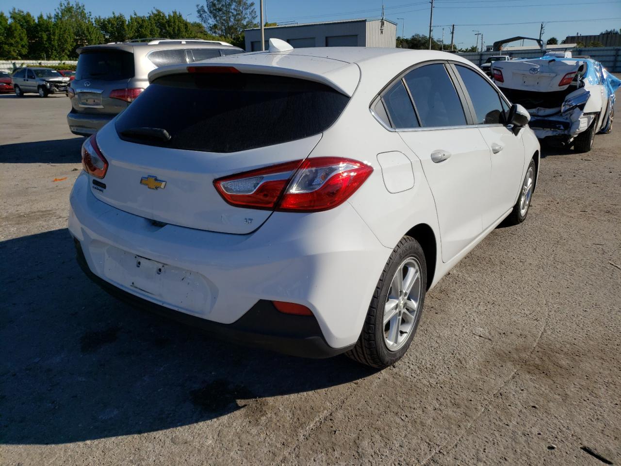 Photo 4 from auction – 2017 CHEVROLET CRUZE LT with VIN 3G1BE6SM3HS515469