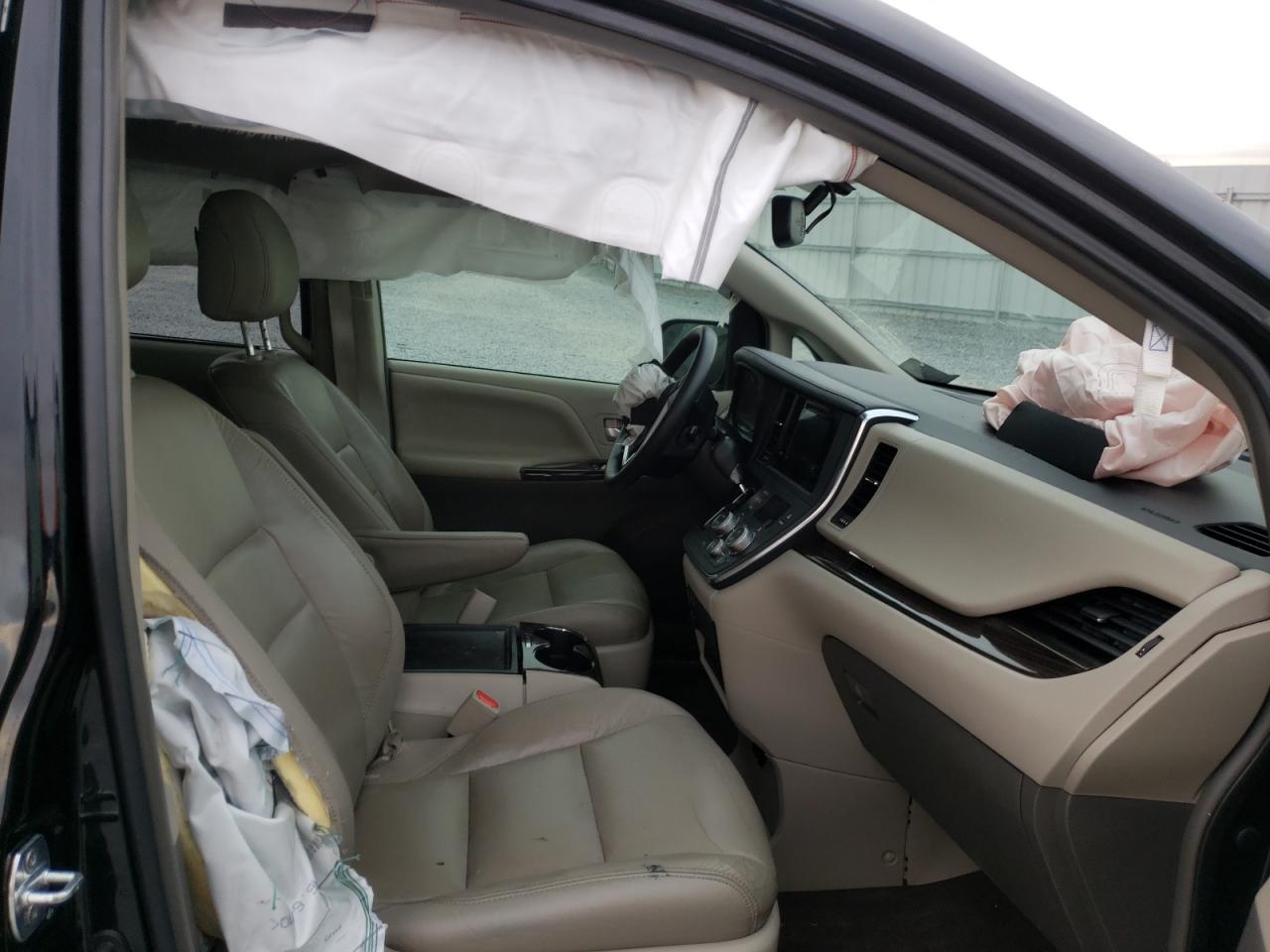 Photo 5 from auction – 2016 TOYOTA SIENNA XLE with VIN 5TDYK3DC2GS746007