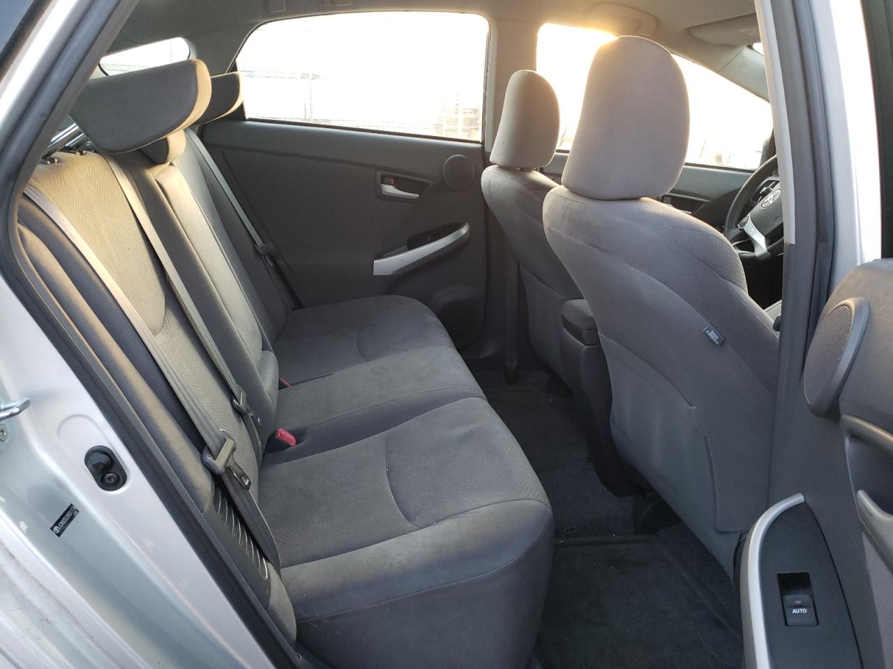 Photo 6 from auction – 2010 TOYOTA PRIUS with VIN JTDKN3DU2A5011174