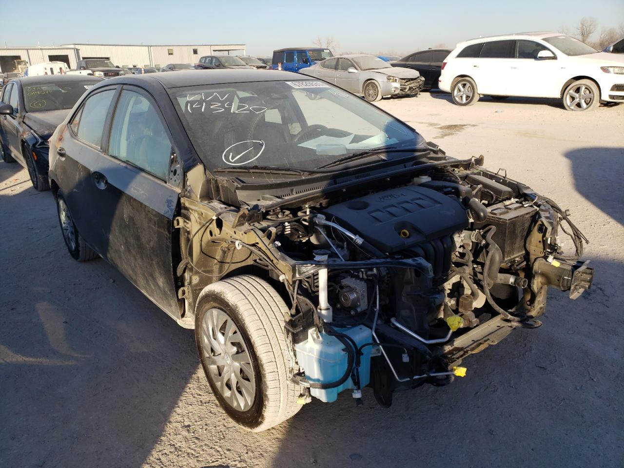 TOYOTA COROLLA L 2019 with VIN 2T1BURHE8KC143420 - Photo from auction
