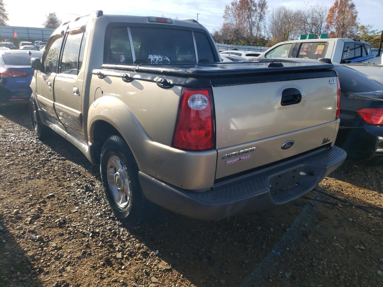 Photo 3 from auction – 2002 FORD EXPLORER S with VIN 1FMZU77E72UA94603