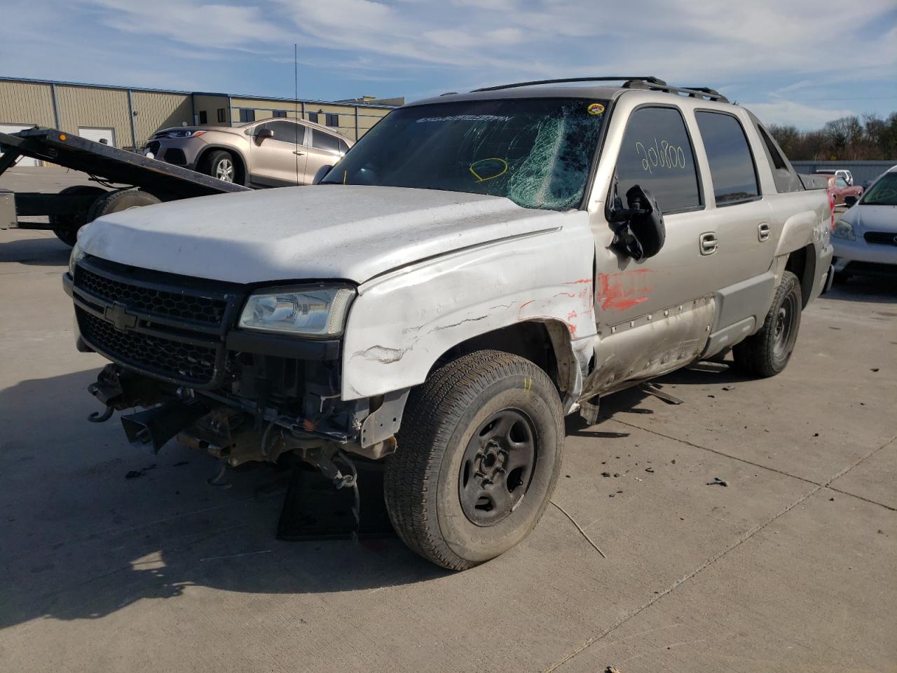 Photo 2 from auction – 2002 CHEVROLET AVALANCHE with VIN 3GNEC13T52G335043