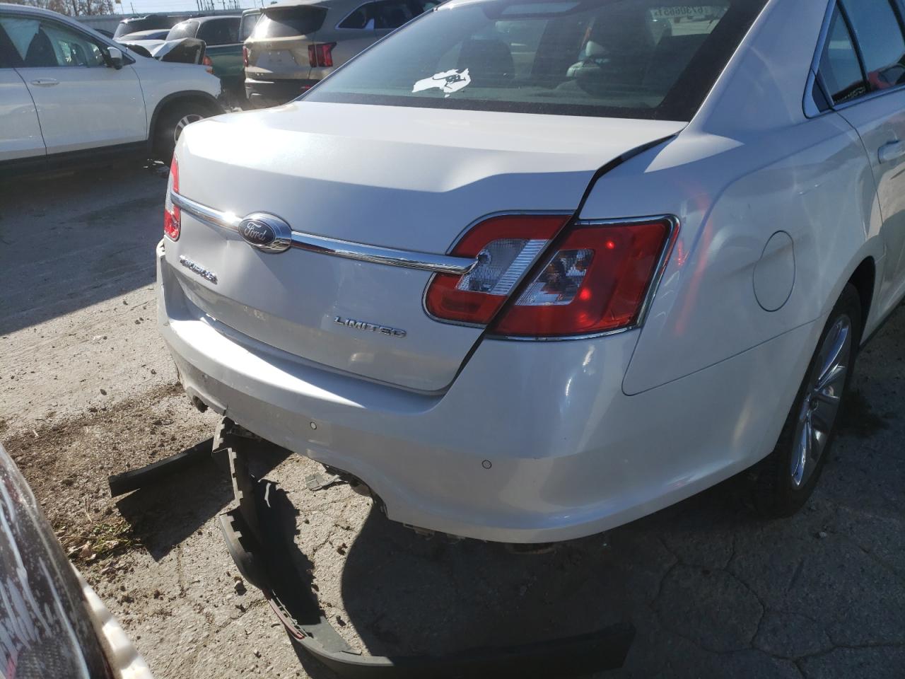 Photo 9 from auction – 2011 FORD TAURUS LIM with VIN 1FAHP2FWXBG129367