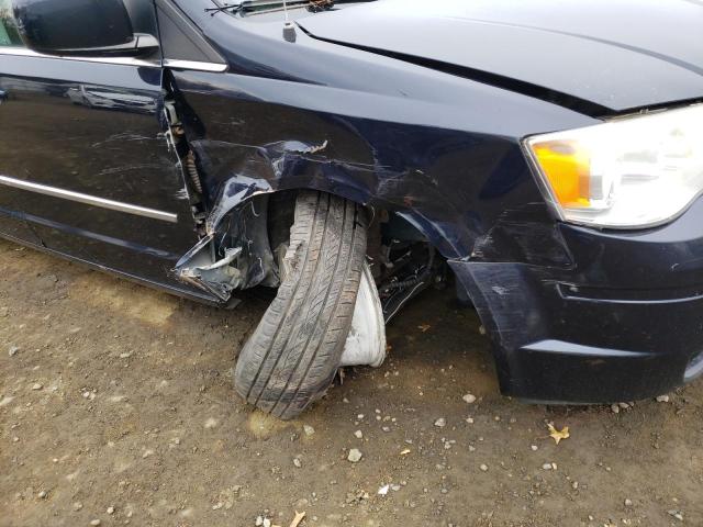 Photo 9 from auction – 2010 CHRYSLER TOWN & COU with VIN 2A4RR8D18AR320344