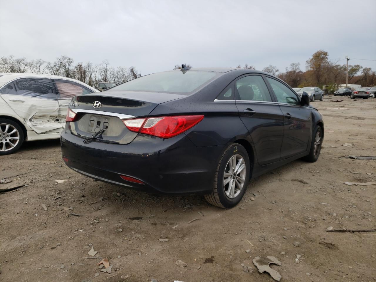 Photo 4 from auction – 2011 HYUNDAI SONATA GLS with VIN 5NPEB4AC4BH245437