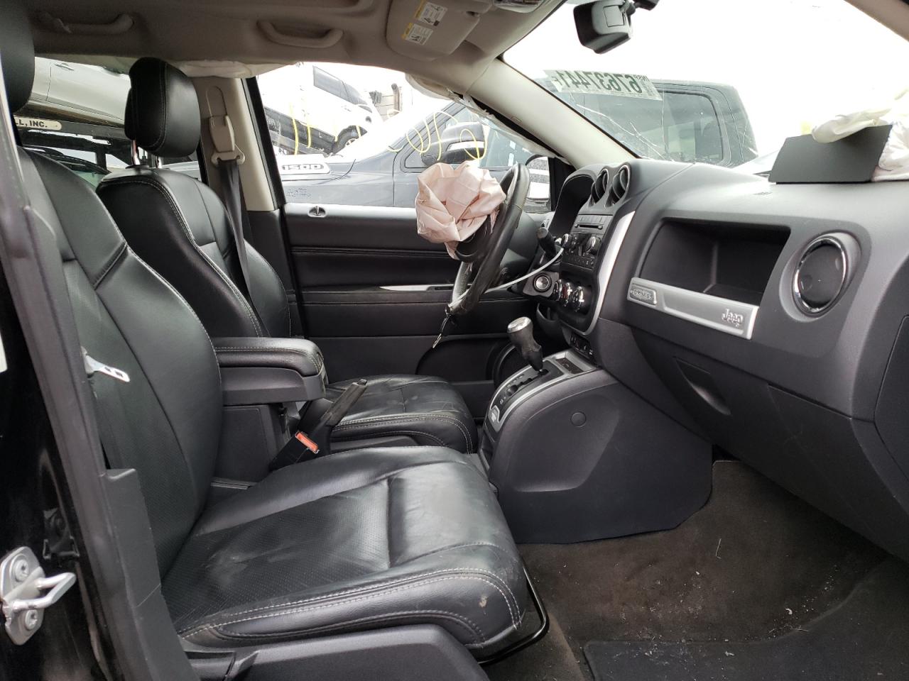Photo 5 from auction – 2017 JEEP COMPASS LA with VIN 1C4NJDEB1HD170196